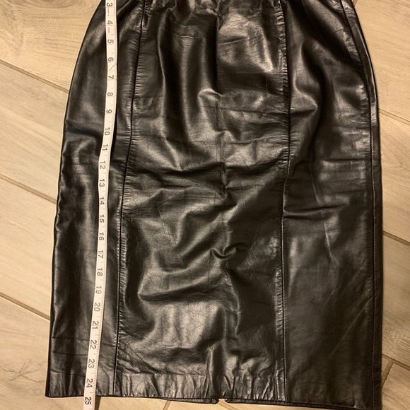 Wilson’s black leather pencil skirt - Picture 2 of 8